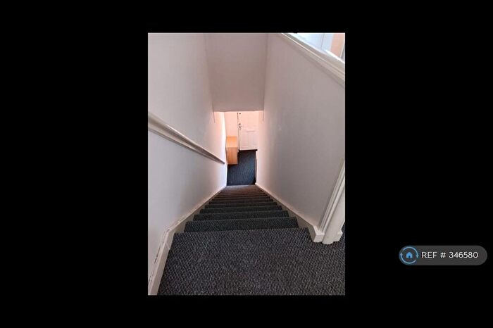 2 Bedroom Flat To Rent In Arrowe Park Road, Wirral, CH49
