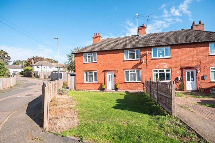 3 Bedroom Semi-detached House For Sale In Compton Place, Kettering, NN16