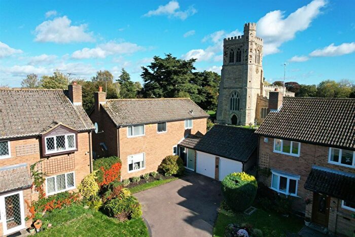 4 Bedroom Detached House For Sale In Elmers Park, Bletchley, Milton Keynes, MK3