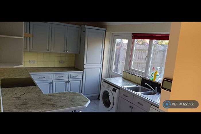 3 Bedroom Terraced House To Rent In Camp Drive, Houghton Regis, Dunstable, Bedfordshire, LU5
