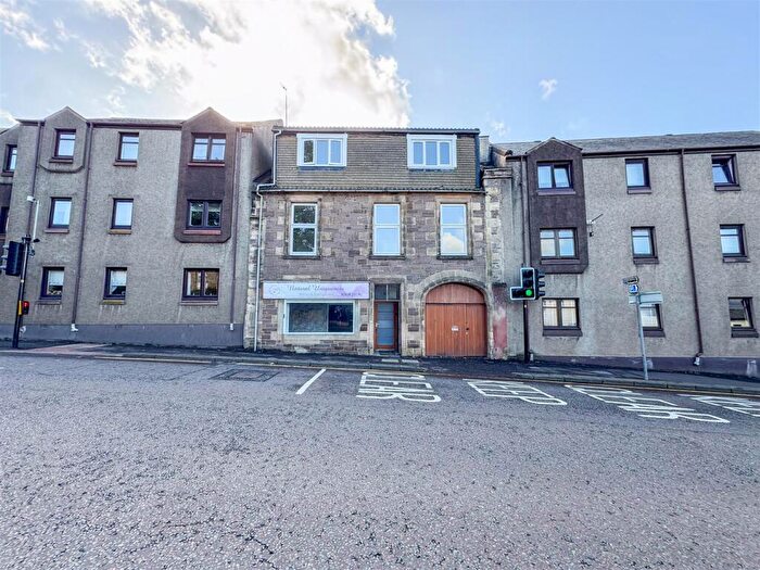 5 Bedroom Town House For Sale In St. Leonard Street, Lanark, ML11