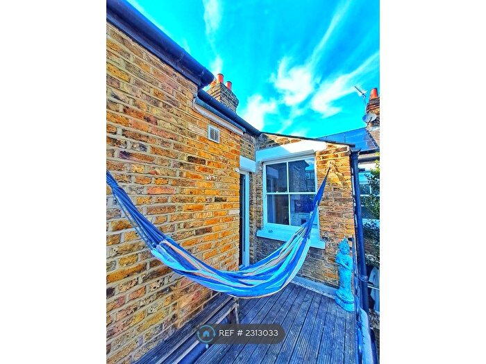 2 Bedroom Maisonette To Rent In Wooler Street, London, SE17