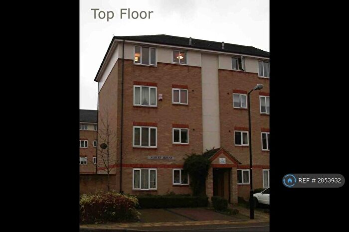 1 Bedroom Flat To Rent In Albert House, London, SE8