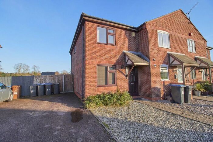 2 Bedroom Town House To Rent In Wensum Close, Hinckley LE10