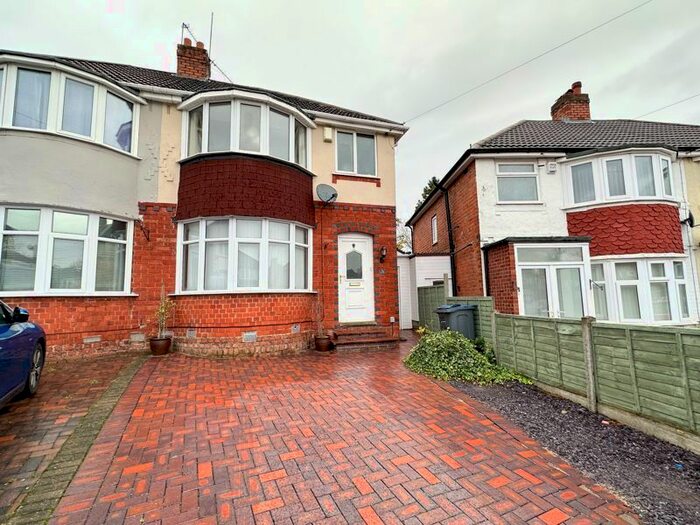 3 Bedroom Semi-Detached House To Rent In Middle Meadow Avenue, Quinton, Birmingham, B32