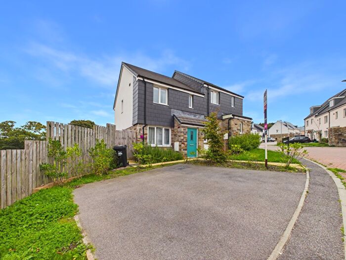 3 Bedroom Property For Sale In Churchtown View, Falmouth - Beautifully Presented, TR11