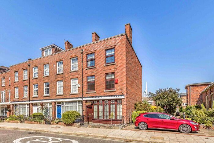 4 Bedroom End Of Terrace House To Rent In High Street, Old Portsmouth, PO1