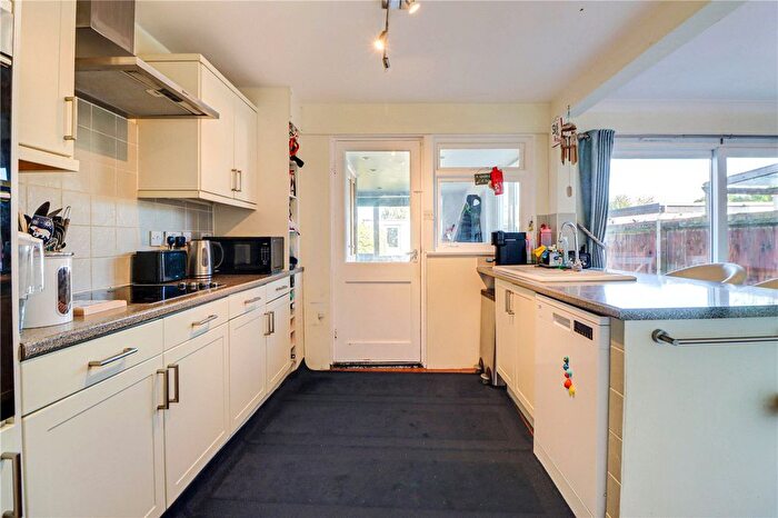 3 Bedroom Terraced House For Sale In The Chilterns, Kensworth, Dunstable, Bedfordshire, LU6