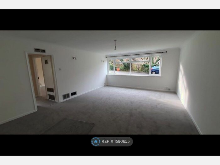 2 Bedroom Flat To Rent In Christchurch Park, Sutton, SM2