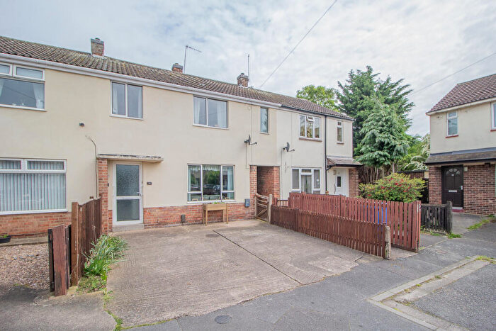 3 Bedroom House To Rent In Collis Close, DE24