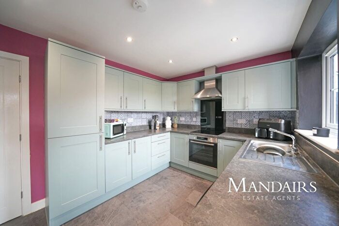 3 Bedroom Semi-detached House For Sale In Willow Court, Cowbit, Spalding, PE12