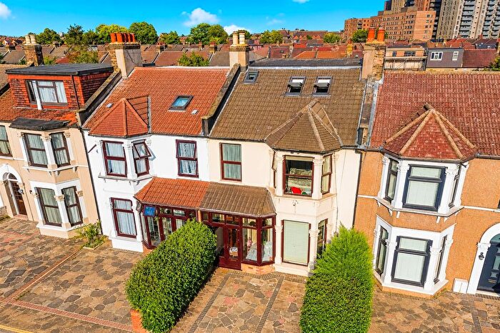 4 Bedroom Terraced House For Sale In Pembroke Road, Ilford, IG3