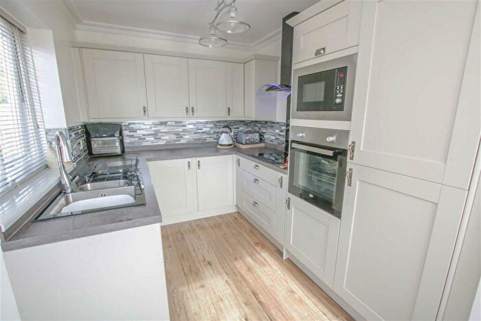 2 Bedroom Semi-Detached Bungalow For Sale In Amberley Rise, Skellow, Doncaster, DN6