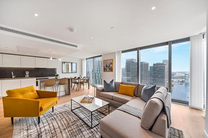 2 Bedroom Apartment To Rent In Landmark Pinnacle, Marsh Wall, E14