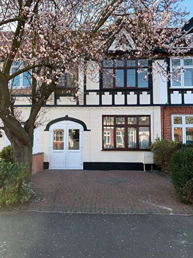 4 Bedroom Terraced House To Rent In Eccleston Crescent, Romford, RM6