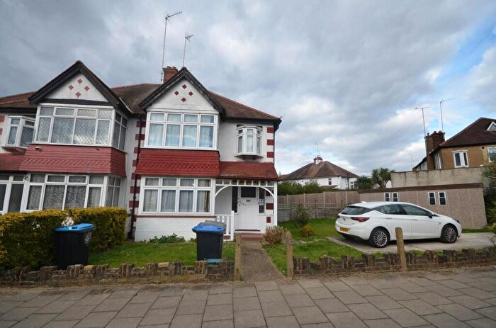 4 Bedroom Detached House To Rent In Clarendon Gardens, Wembley, HA9