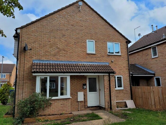 2 Bedroom Detached House To Rent In Gainsborough Drive, St. Ives, Huntingdon, PE27
