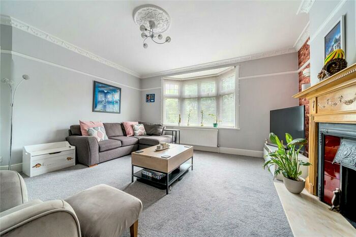 2 Bedroom Flat To Rent In Hillside Mansions, Barnet Hill, Barnet, EN5