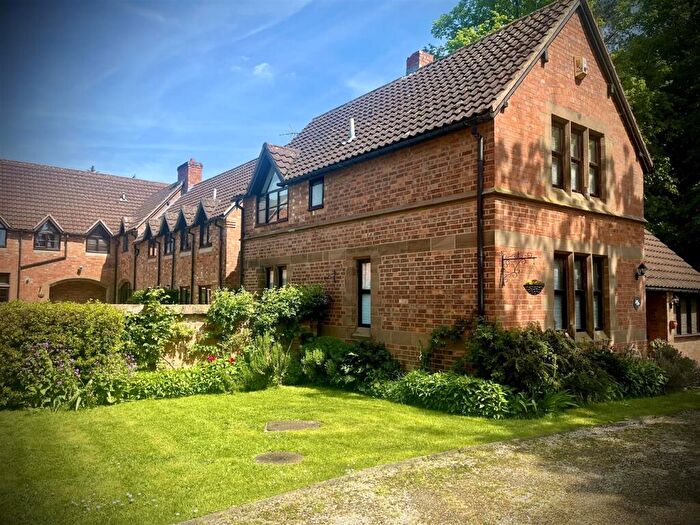 4 Bedroom House To Rent In Mill Lane, Bulkington, CV12