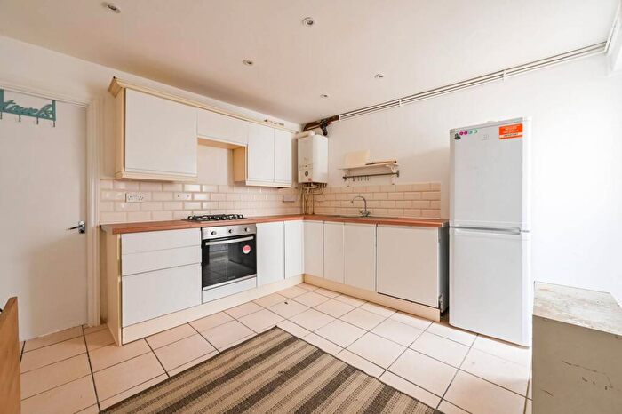 2 Bedroom Maisonette To Rent In Albert Road, Silvertown, London, E16