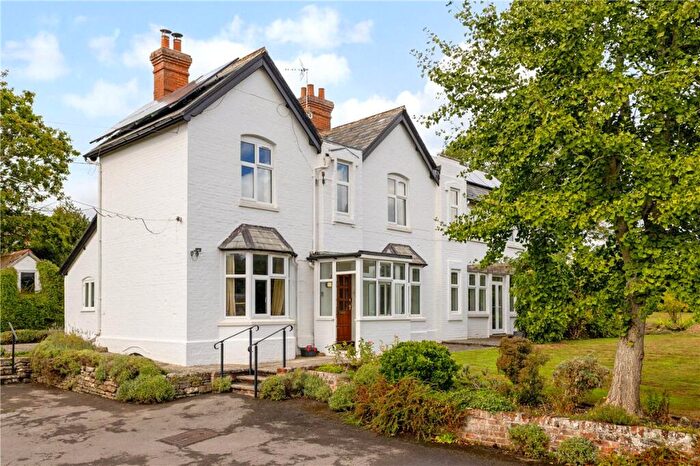 4 Bedroom Detached House For Sale In Oak Lane, Easterton, Devizes, Wiltshire, SN10