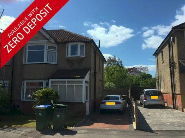 3 Bedroom House To Rent In Blenheim Gardens, Highfield, SO17