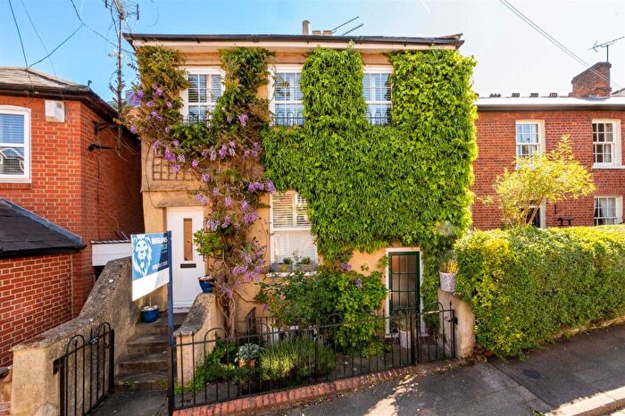 3 Bedroom Semi-Detached House For Sale In St. Johns Hill, Reading, RG1