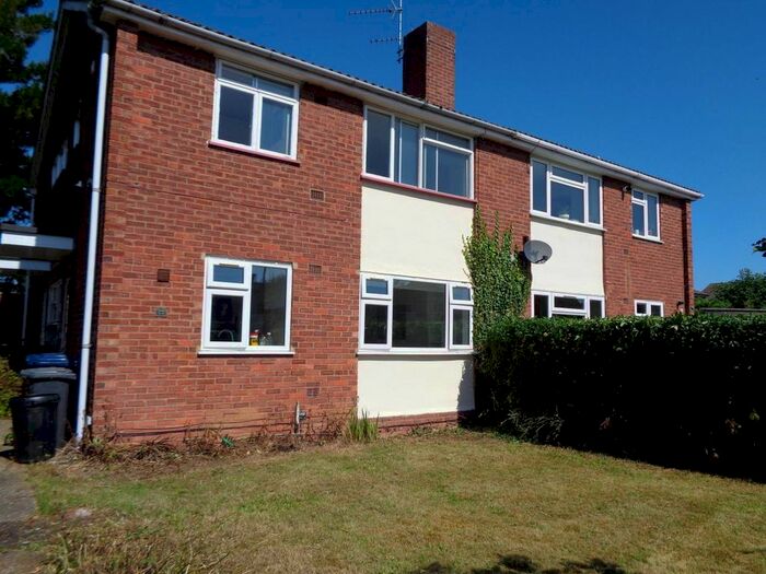 2 Bedroom Flat To Rent In Chatsworth Avenue, Cambridge, CB4