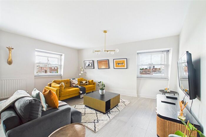 2 Bedroom Apartment To Rent In St. Ives Road, Maidenhead, Berkshire, SL6