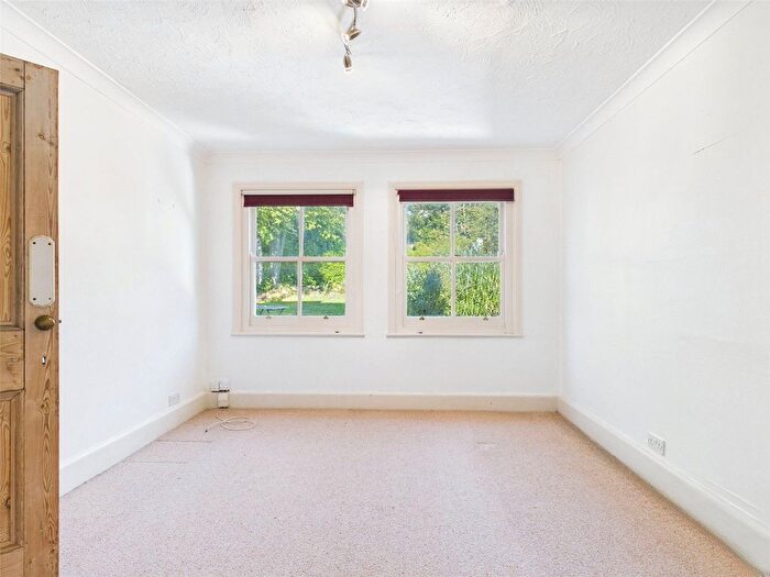 1 Bedroom Flat To Rent In Preston Park Avenue, Brighton, BN1