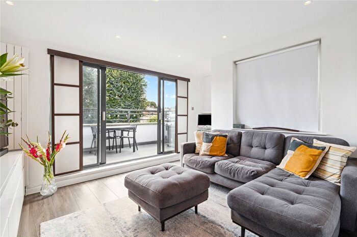 2 Bedroom Flat For Sale In St. John's Hill, SW11
