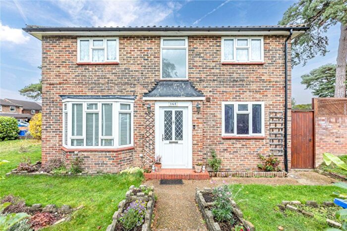 4 Bedroom End Of Terrace House For Sale In Albert Drive, Sheerwater, Woking, Surrey, GU21
