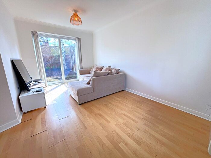 1 Bedroom House To Rent In Satanita Close, Beckton, E16
