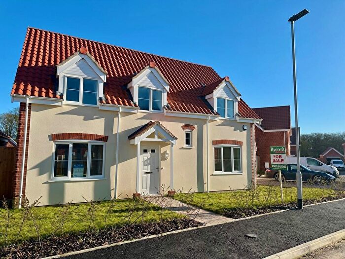 4 Bedroom Detached House For Sale In Lakeside, Blundeston, NR32