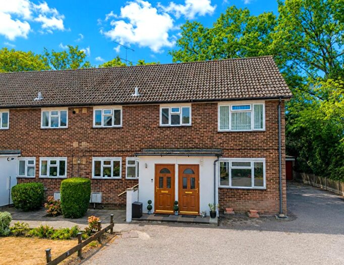 2 Bedroom Maisonette For Sale In Victoria Road, Fleet, GU51