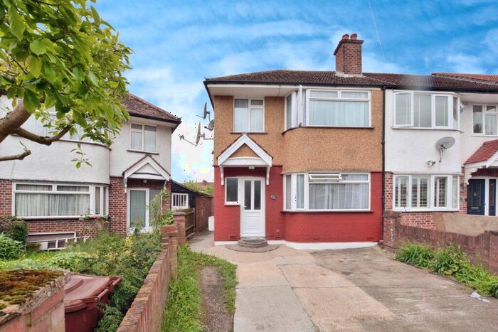 3 Bedroom Terraced House To Rent In Lynwood Close, South Harrow, HA2