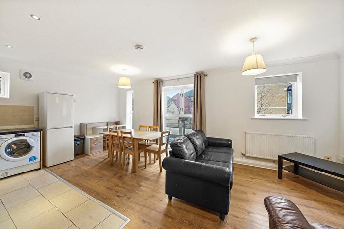 2 Bedroom Apartment To Rent In West Lodge, Britannia Village, E16