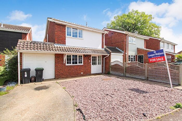 4 Bedroom Detached House For Sale In Walnut Close, Blunham, MK44