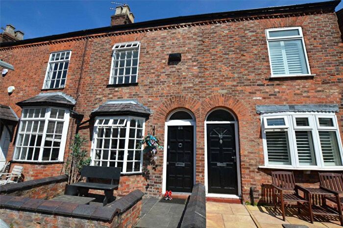3 Bedroom Terraced House For Sale In Byrom Street, Altrincham, Greater Manchester, WA14