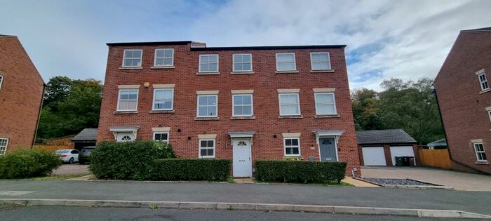 4 Bedroom House To Rent In Horseshoe Crescent, Birmingham, B43
