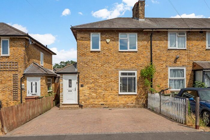 3 Bedroom End Of Terrace House For Sale In Shrewsbury Road, Carshalton, SM5