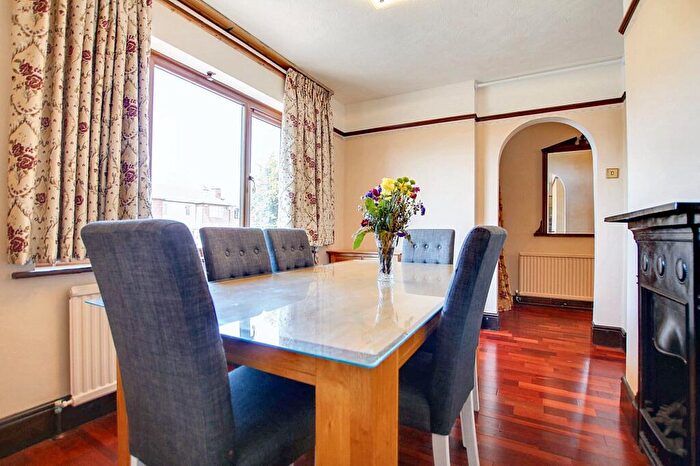 3 Bedroom Detached House For Sale In Station Road, Glenfield, LE3