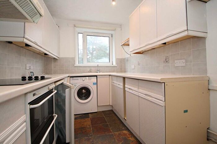 2 Bedroom Flat To Rent In Close To Hemel Hempstead Train Station, HP1