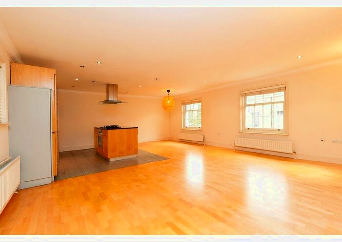 2 Bedroom Flat To Rent In Crescent Road, Tunbridge Wells, TN1