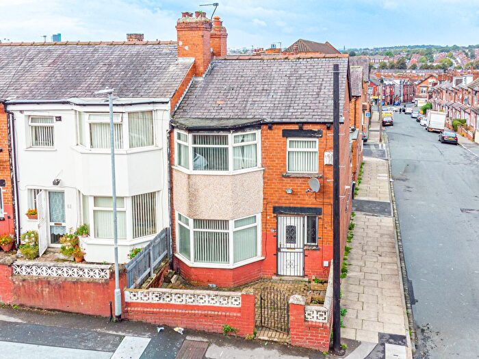 3 Bedroom Terraced House For Sale In Ashton Road, Leeds, LS8