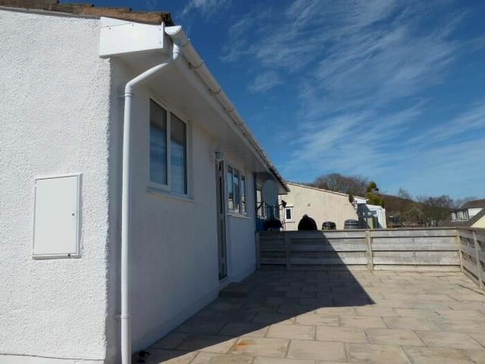 2 Bedroom Semi-Detached Bungalow To Rent In Seaview Crescent, Goodwick, SA64