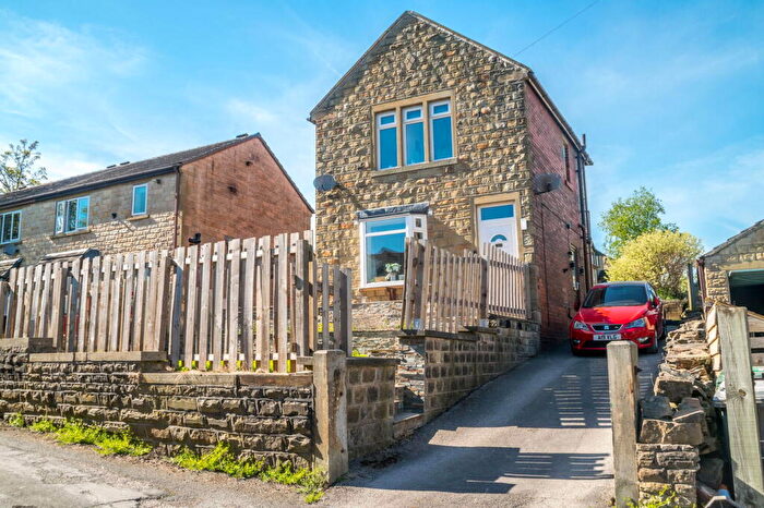 3 Bedroom Detached House For Sale In Croft Head, Skelmanthorpe, HD8