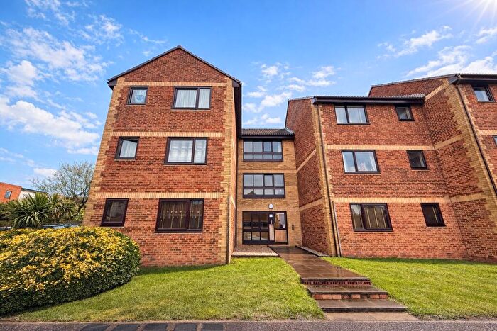 1 Bedroom Apartment To Rent In Roots Hall Drive, Southend-on-Sea, Essex, SS2