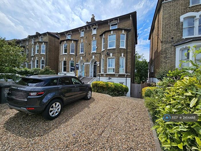 2 Bedroom Flat To Rent In Burnt Ash Hill, London, SE12
