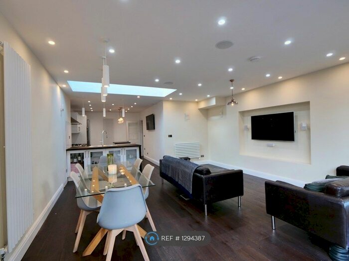 4 Bedroom Terraced House To Rent In Victoria Road, London, N9